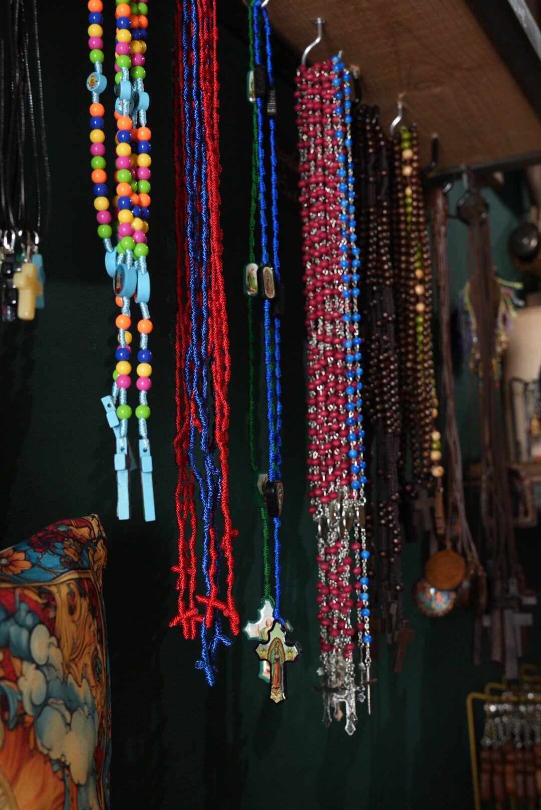 Colliers en croix